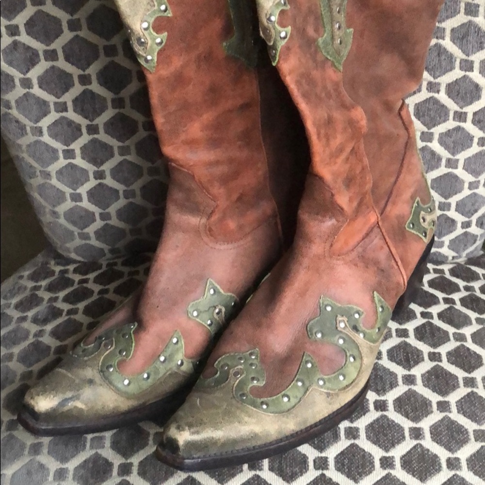 Gianni Bini Cowboy boots studded 9M